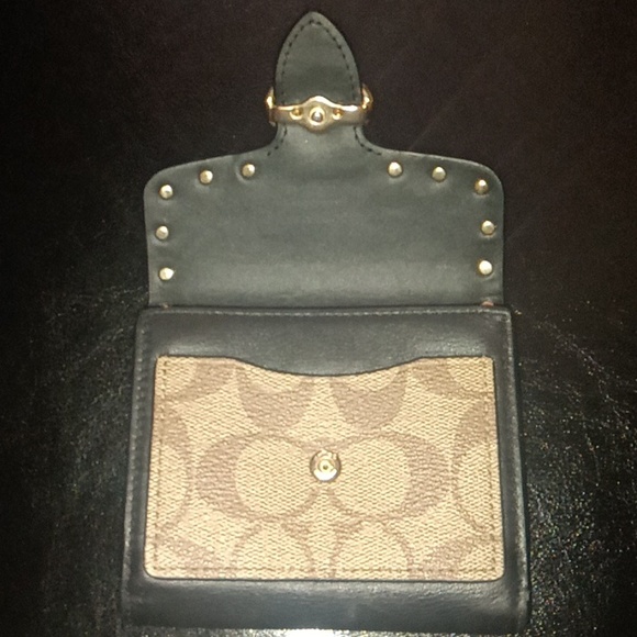 Coach New York - Picture 3 of 5